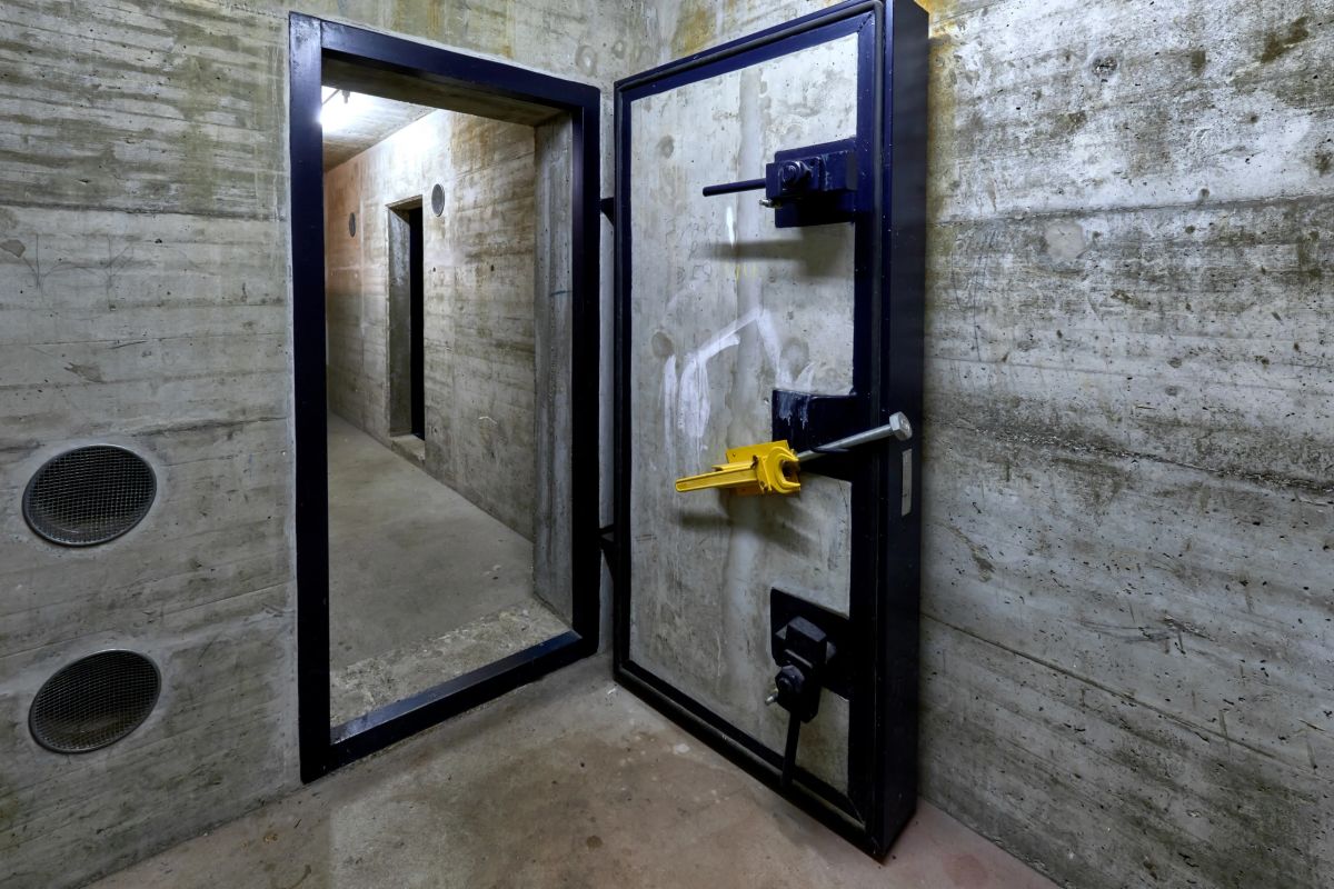 Concrete Gas-Tight Door